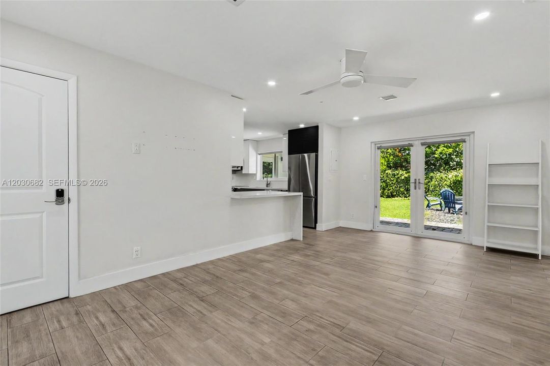 For Rent: $3,600 (3 beds, 2 baths, 1330 Square Feet)