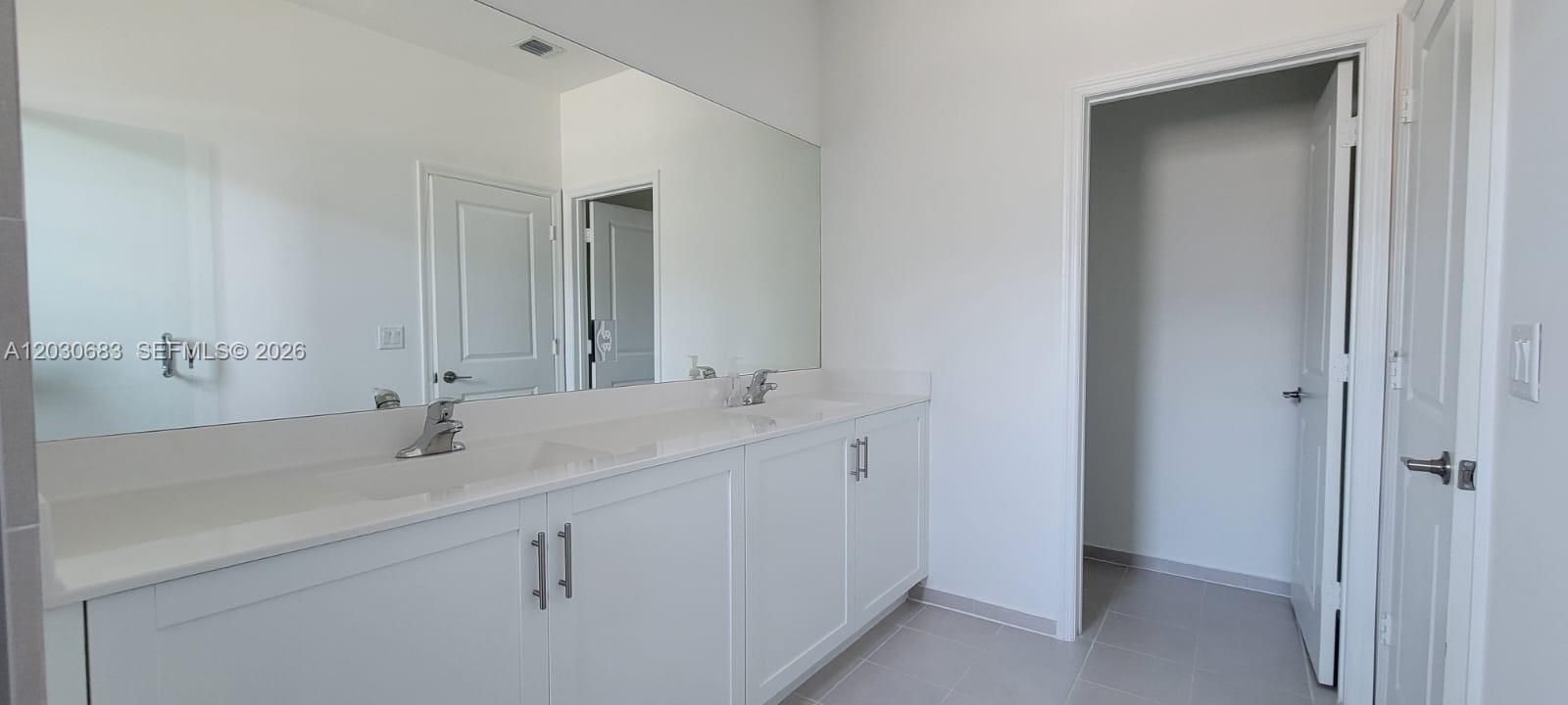 For Rent: $2,800 (3 beds, 2 baths, 1827 Square Feet)