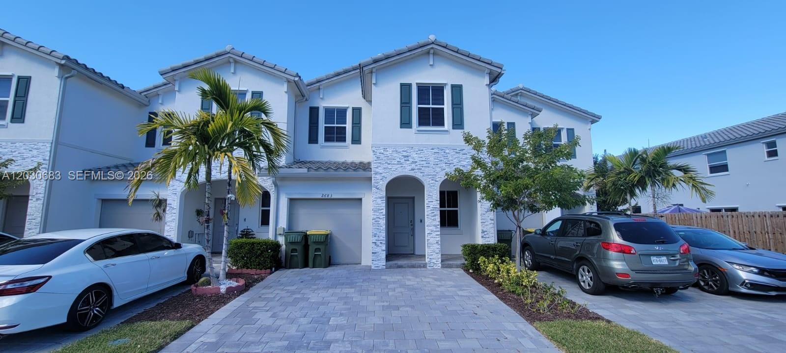 For Rent: $2,800 (3 beds, 2 baths, 1827 Square Feet)