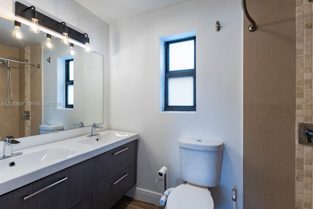 For Sale: $750,000 (4 beds, 2 baths, 1558 Square Feet)