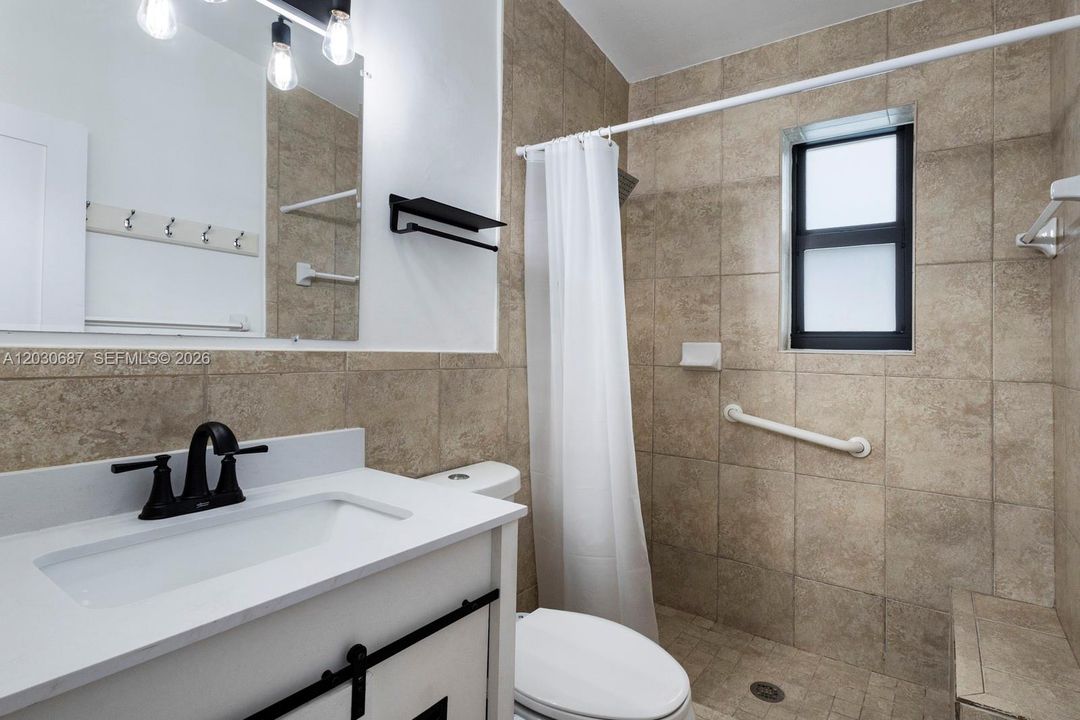 For Sale: $750,000 (4 beds, 2 baths, 1558 Square Feet)