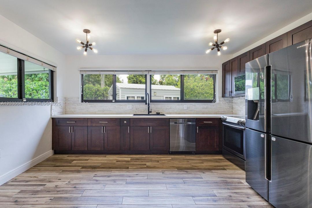 For Sale: $750,000 (4 beds, 2 baths, 1558 Square Feet)