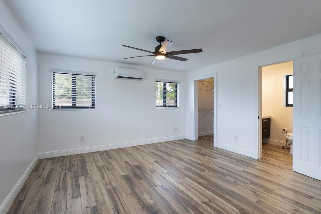 For Sale: $750,000 (4 beds, 2 baths, 1558 Square Feet)
