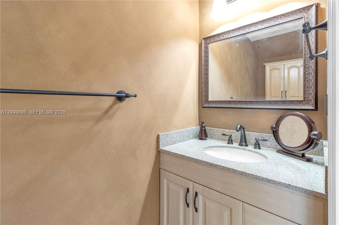For Rent: $2,995 (2 beds, 2 baths, 1131 Square Feet)
