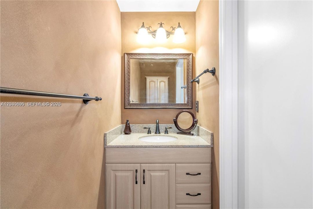 For Rent: $2,995 (2 beds, 2 baths, 1131 Square Feet)