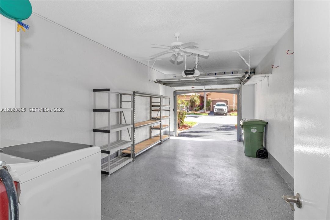 For Rent: $2,995 (2 beds, 2 baths, 1131 Square Feet)