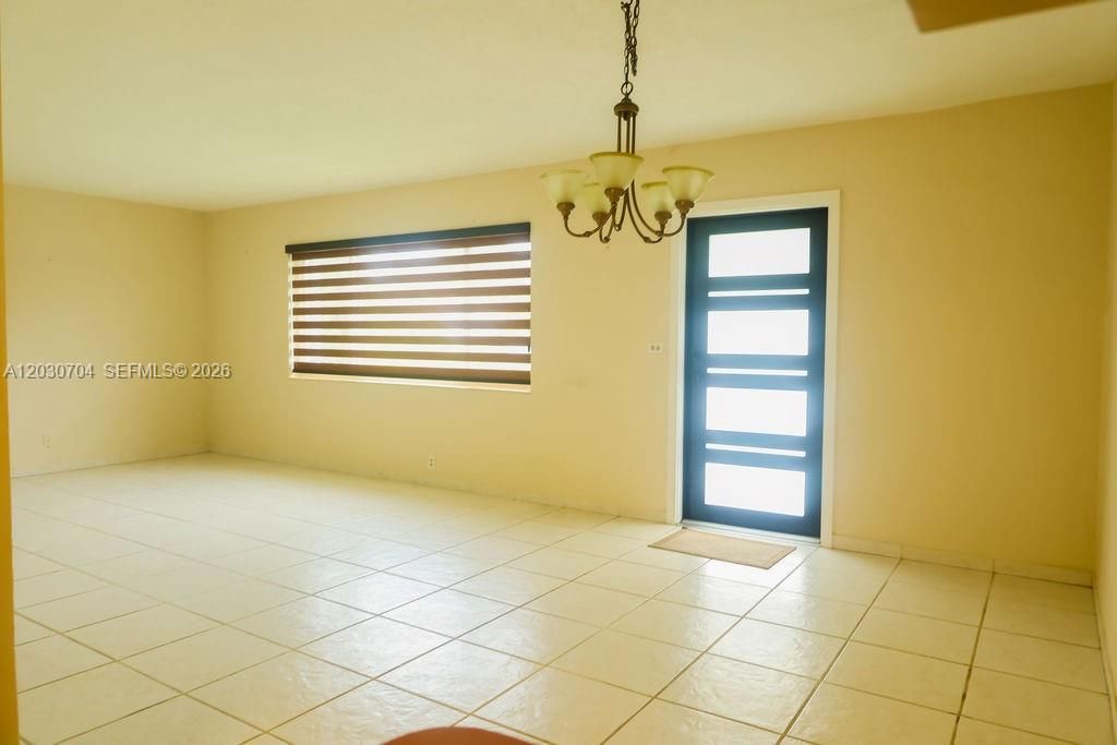 For Sale: $550,000 (3 beds, 2 baths, 1040 Square Feet)
