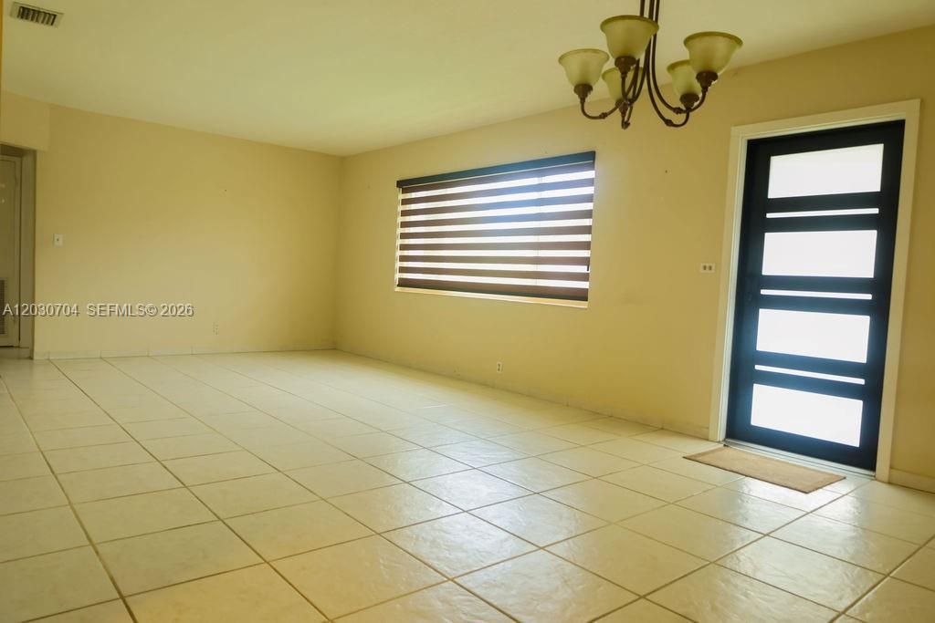 For Sale: $550,000 (3 beds, 2 baths, 1040 Square Feet)