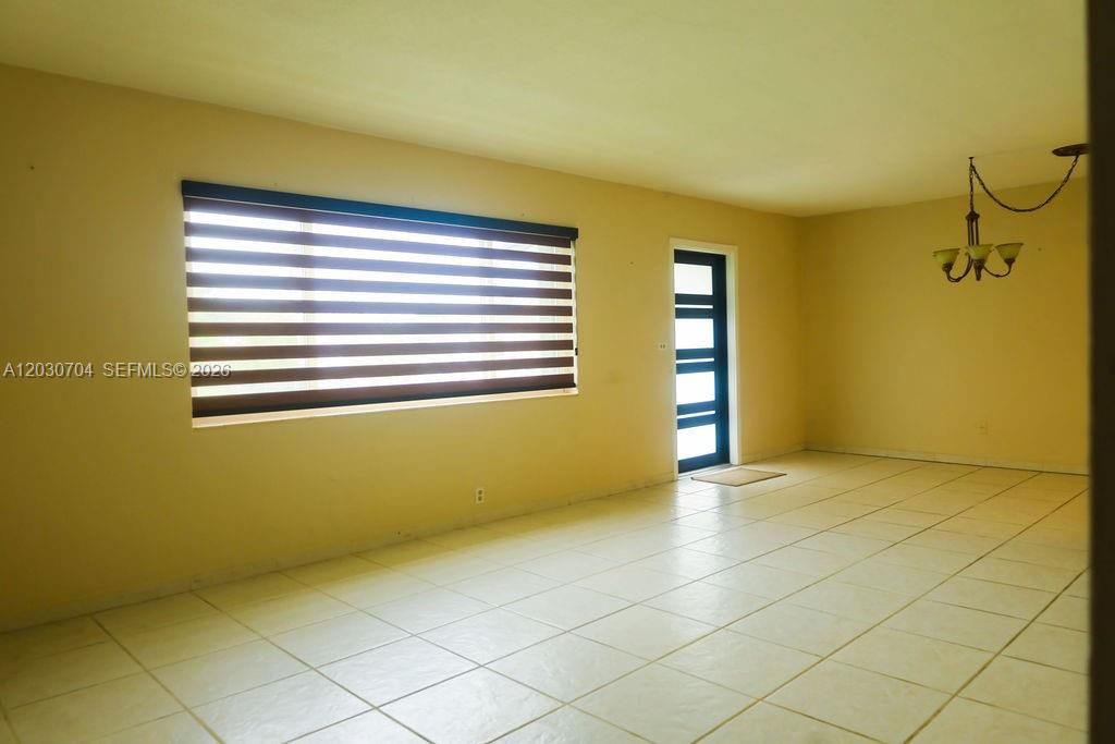 For Sale: $550,000 (3 beds, 2 baths, 1040 Square Feet)