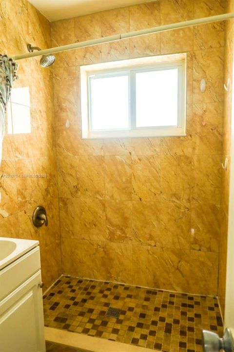 For Sale: $550,000 (3 beds, 2 baths, 1040 Square Feet)