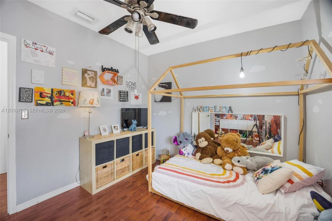 For Sale: $599,000 (4 beds, 2 baths, 2052 Square Feet)