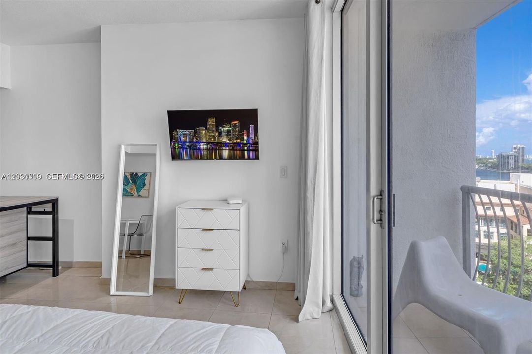 For Sale: $260,000 (0 beds, 1 baths, 401 Square Feet)