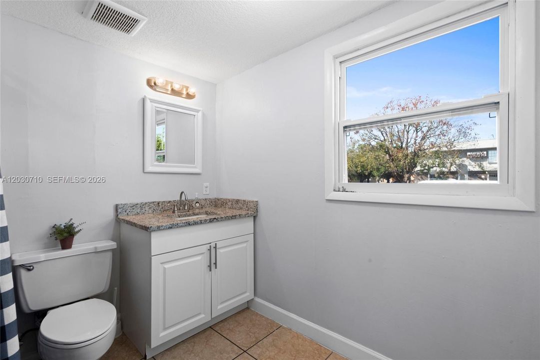 For Sale: $330,000 (3 beds, 2 baths, 1290 Square Feet)