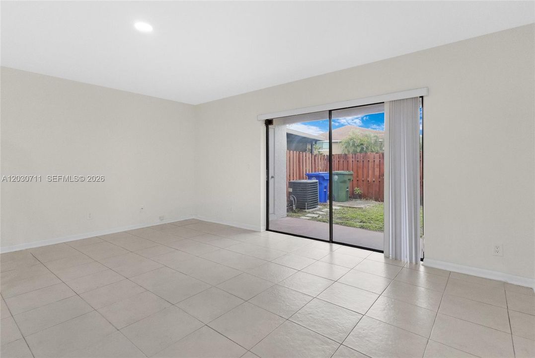 For Rent: $2,650 (2 beds, 2 baths, 1224 Square Feet)
