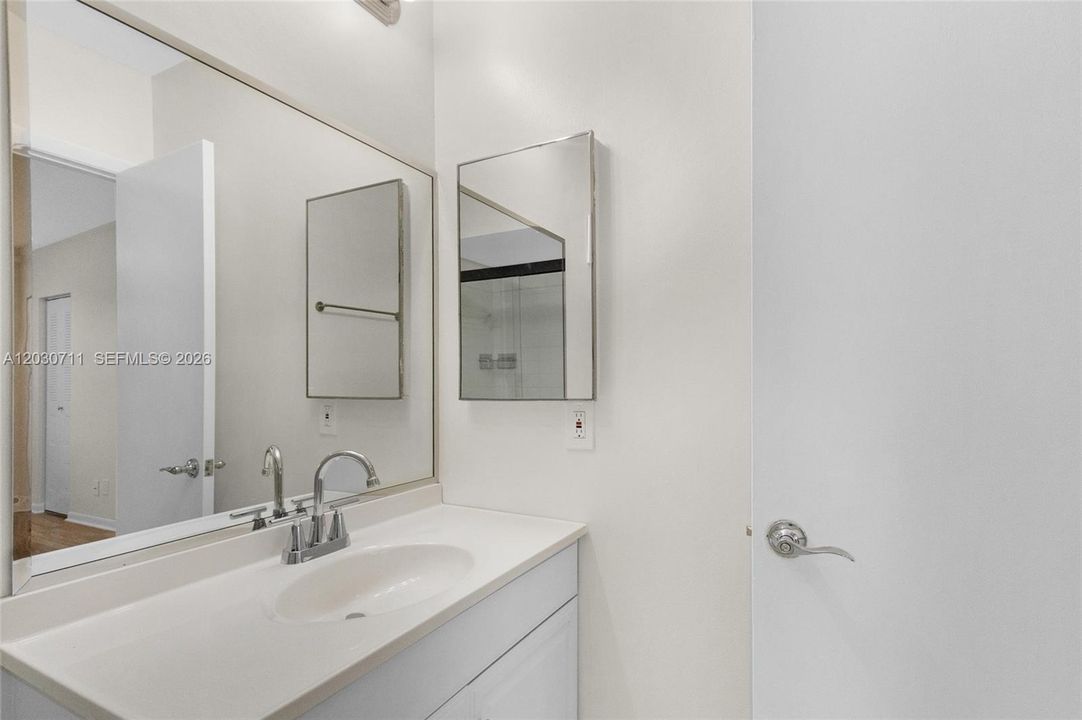 For Rent: $2,650 (2 beds, 2 baths, 1224 Square Feet)