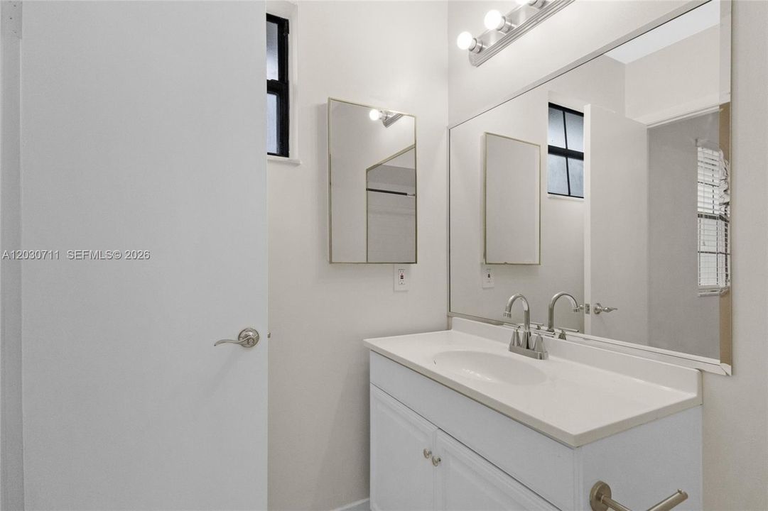 For Rent: $2,650 (2 beds, 2 baths, 1224 Square Feet)