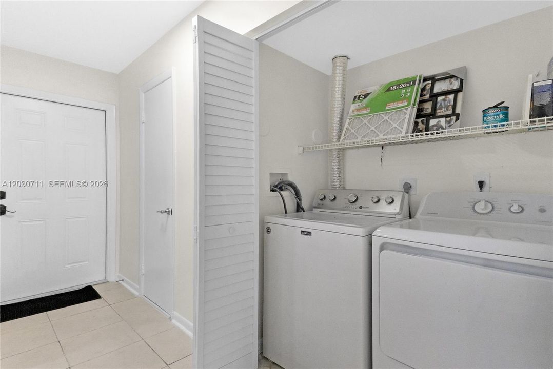 For Rent: $2,650 (2 beds, 2 baths, 1224 Square Feet)