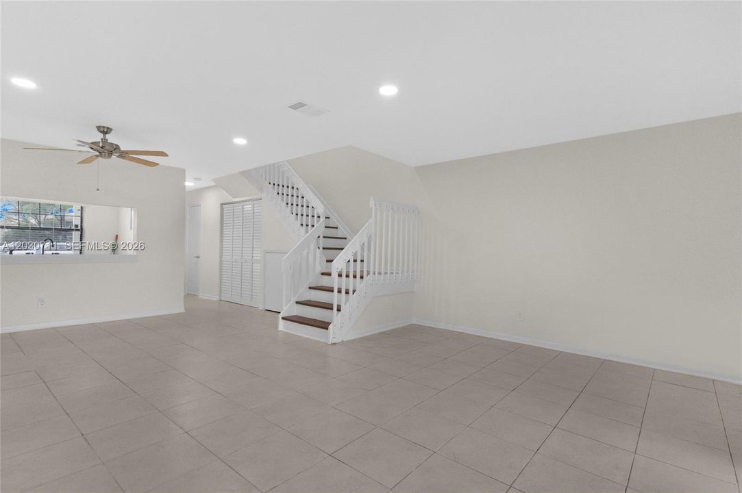 For Rent: $2,650 (2 beds, 2 baths, 1224 Square Feet)