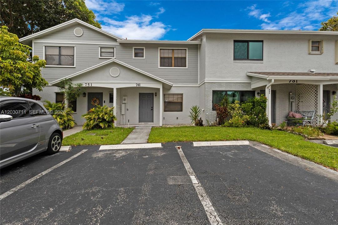 For Rent: $2,650 (2 beds, 2 baths, 1224 Square Feet)