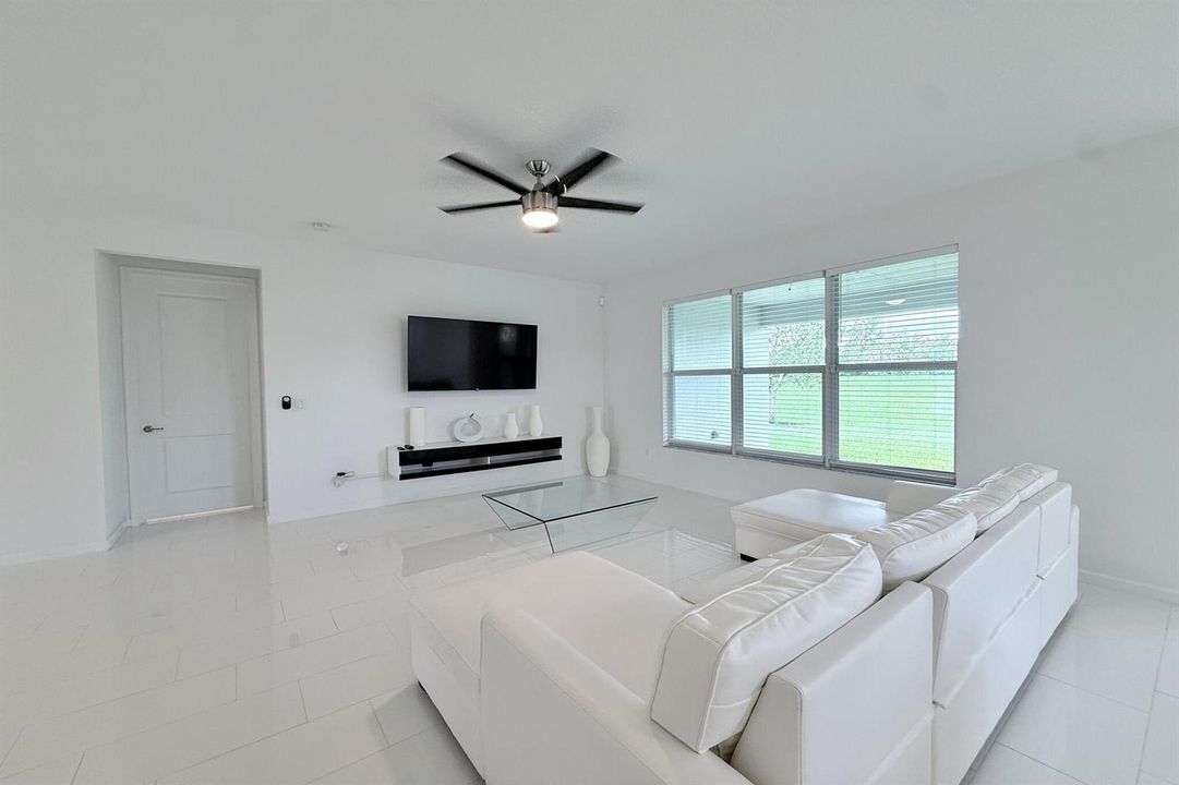 7.Living_Room