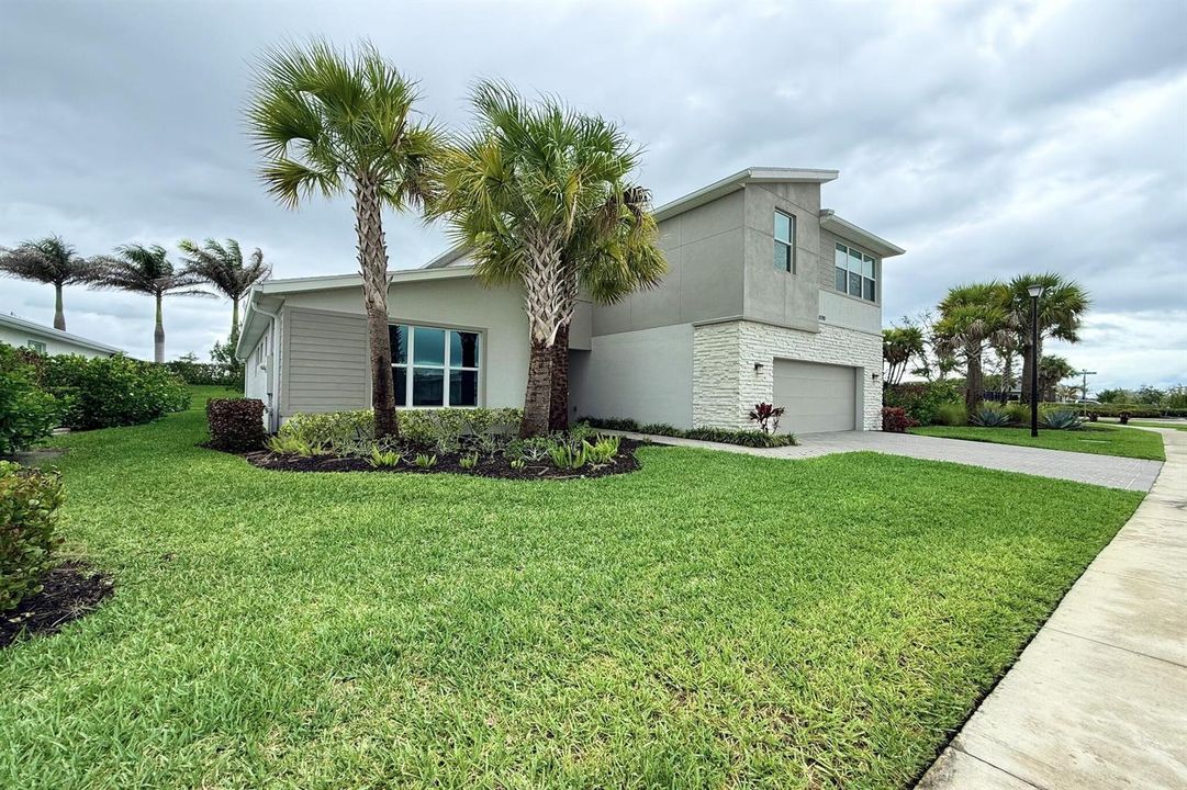 3.Exterior_Right