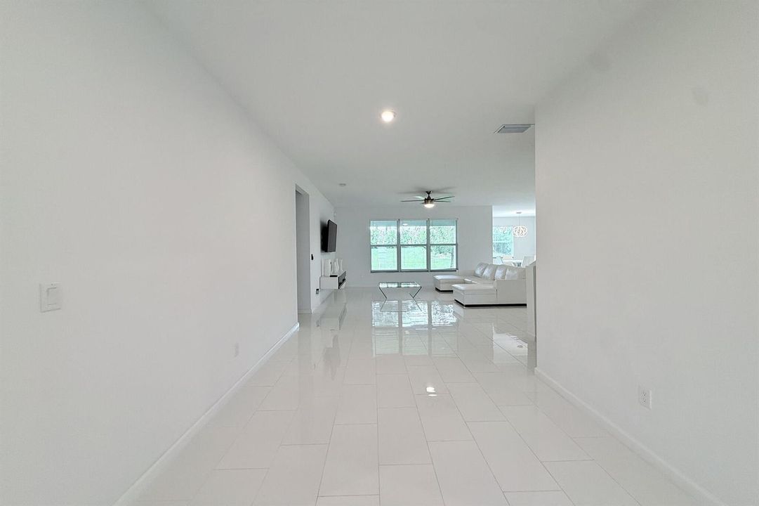5.Foyer