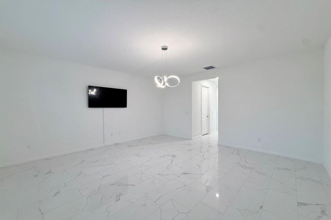 15.Primary_Bedroom