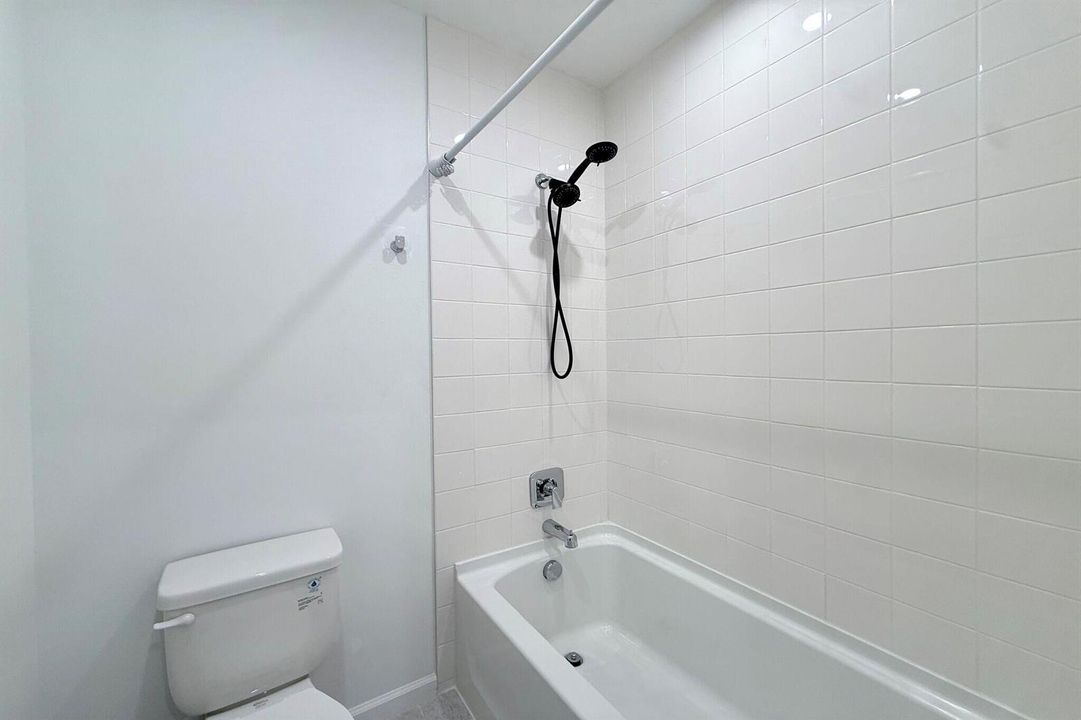 29.Shared_Bath