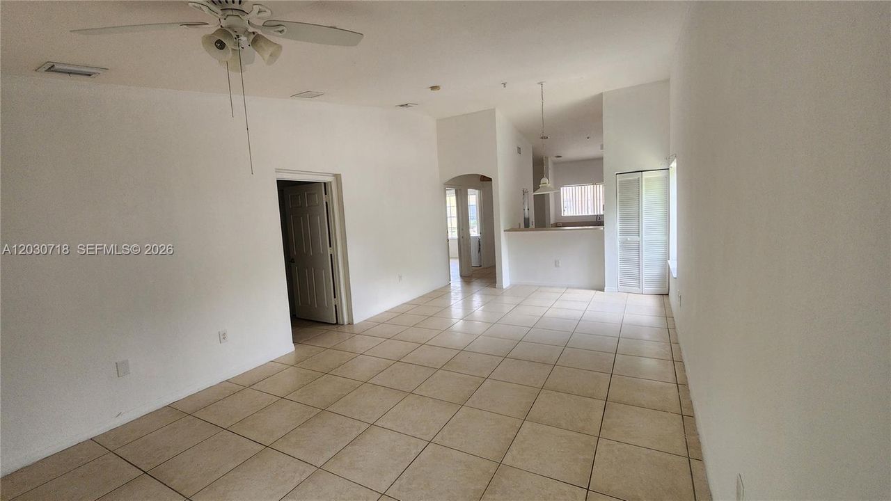 For Rent: $2,200 (2 beds, 2 baths, 950 Square Feet)