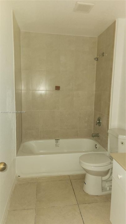 For Rent: $2,200 (2 beds, 2 baths, 950 Square Feet)