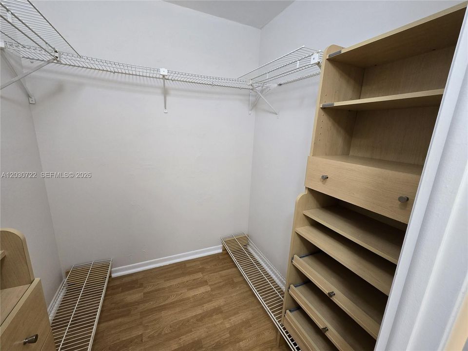 На продажу: $199,900 (2 спален, 2 ванн, 1080 Квадратных фут)