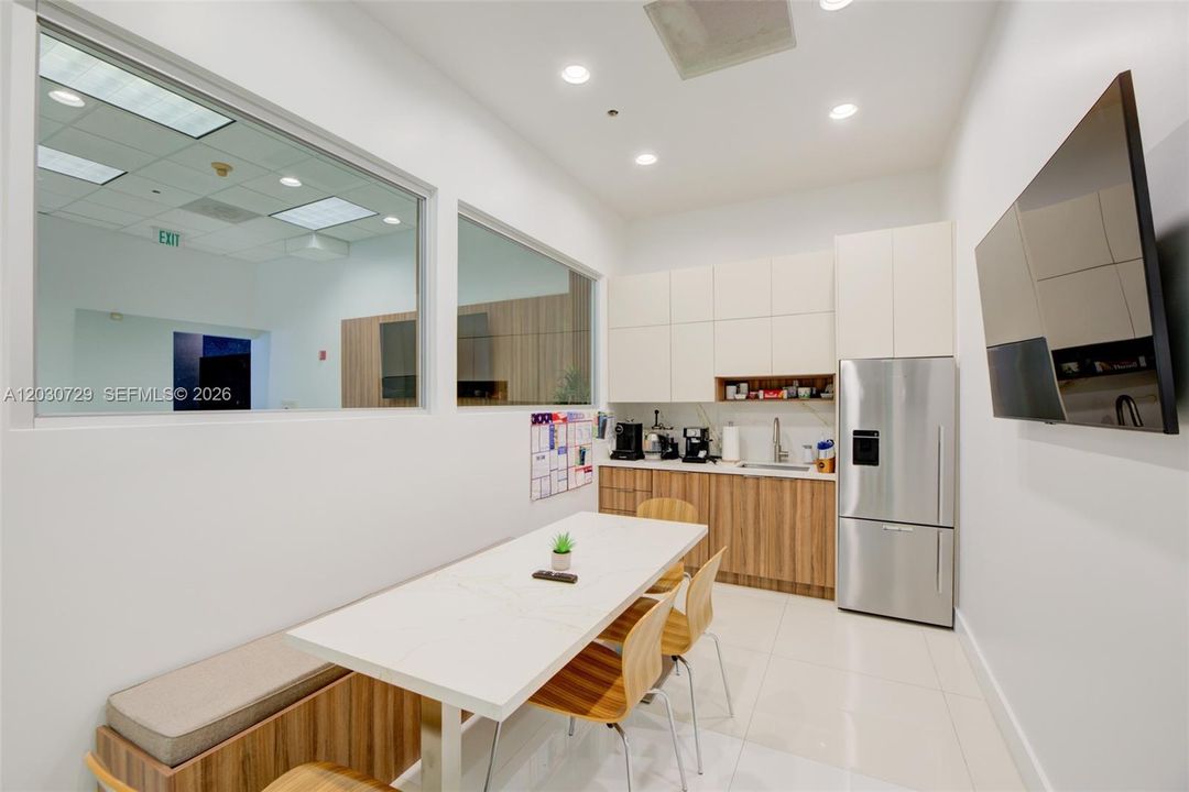 В аренду: $1,595 (0 спален, 0 ванн, 0 Квадратных фут)