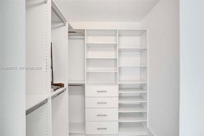 For Rent: $10,300 (5 beds, 3 baths, 3331 Square Feet)
