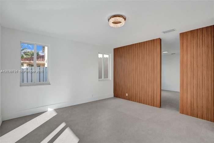 For Rent: $10,300 (5 beds, 3 baths, 3331 Square Feet)