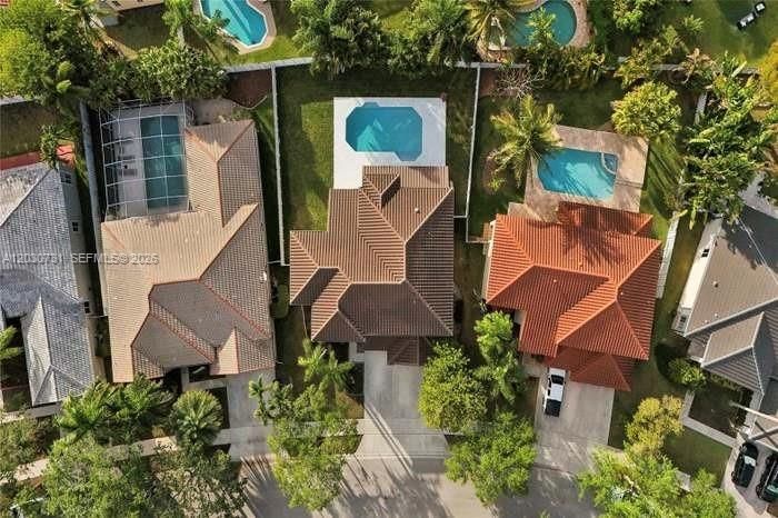 For Rent: $10,300 (5 beds, 3 baths, 3331 Square Feet)
