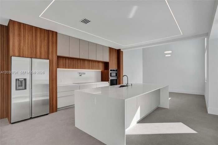 For Rent: $10,300 (5 beds, 3 baths, 3331 Square Feet)
