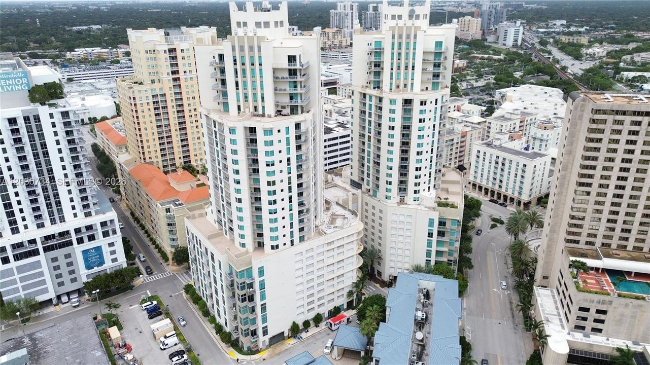For Rent: $2,400 (1 beds, 1 baths, 657 Square Feet)