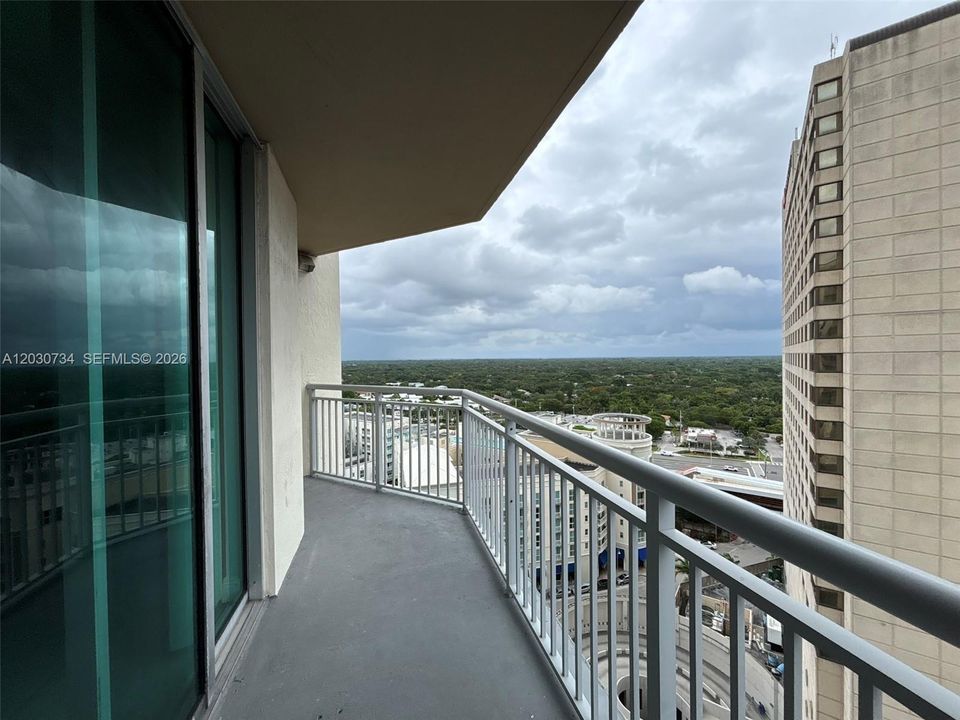 For Rent: $2,400 (1 beds, 1 baths, 657 Square Feet)