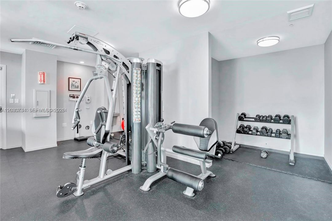 For Rent: $2,400 (1 beds, 1 baths, 657 Square Feet)