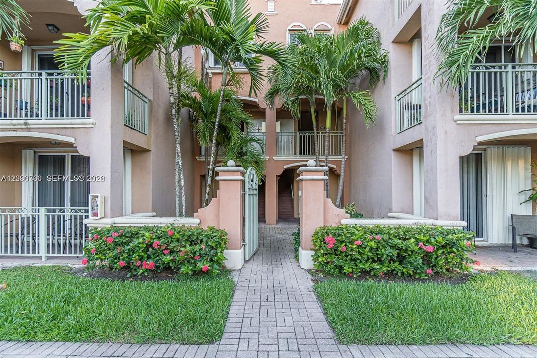 En Venta: $407,500 (3 camas, 2 baños, 1464 Pies cuadrados)