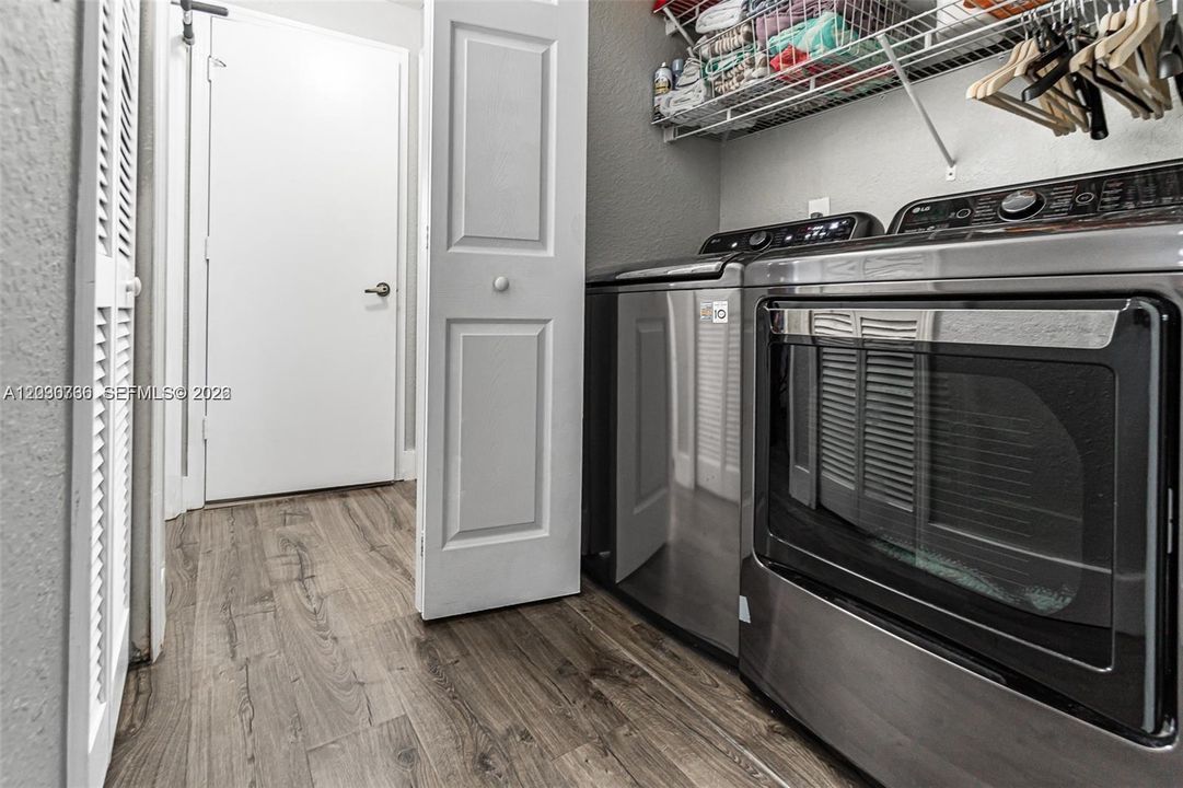 En Venta: $407,500 (3 camas, 2 baños, 1464 Pies cuadrados)