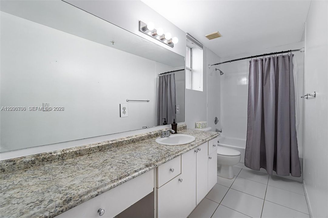 En Venta: $407,500 (3 camas, 2 baños, 1464 Pies cuadrados)
