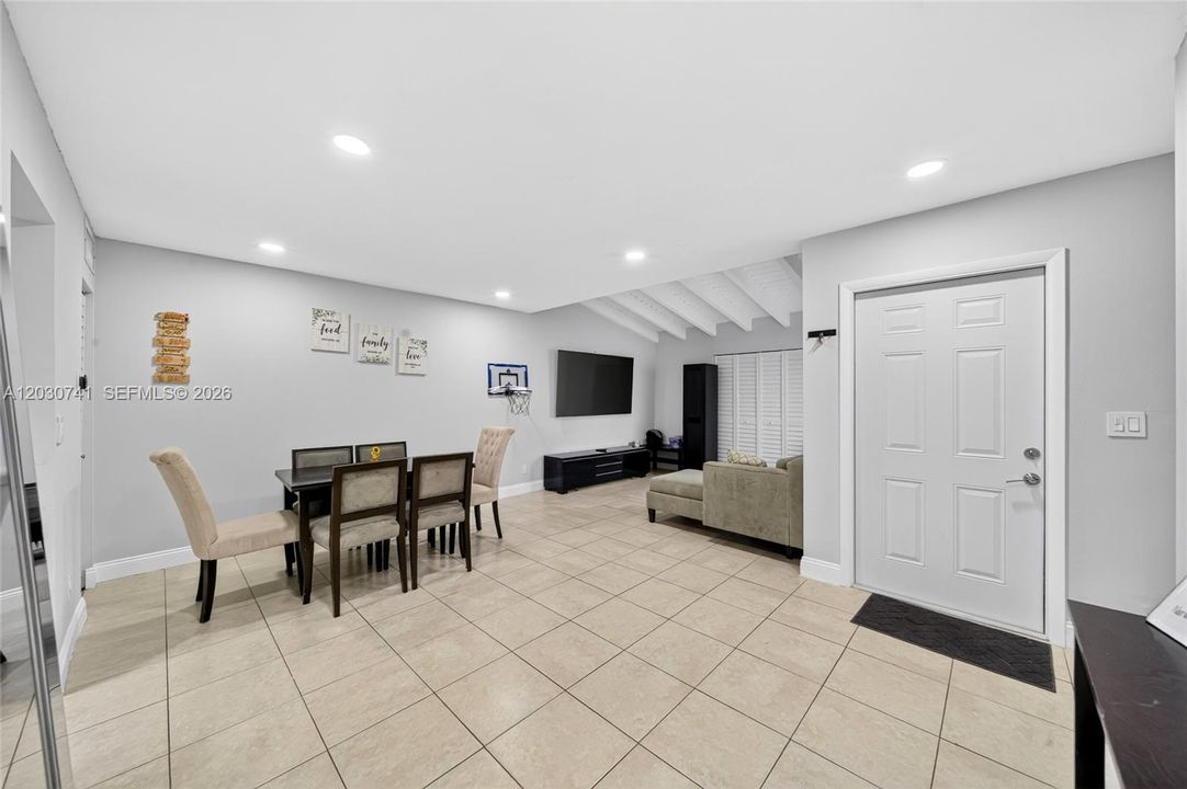 En Venta: $500,000 (3 camas, 2 baños, 1378 Pies cuadrados)