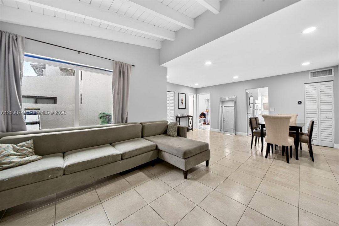 En Venta: $500,000 (3 camas, 2 baños, 1378 Pies cuadrados)