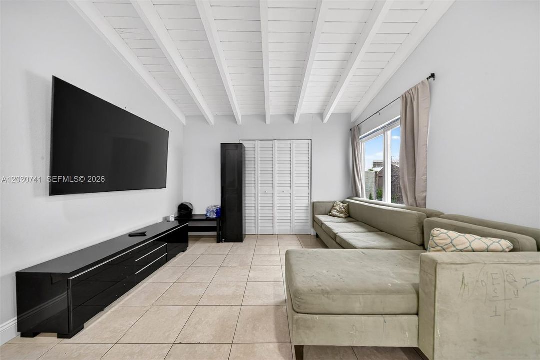 En Venta: $500,000 (3 camas, 2 baños, 1378 Pies cuadrados)
