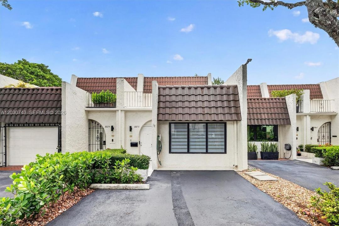 For Rent: $3,850 (3 beds, 3 baths, 1780 Square Feet)