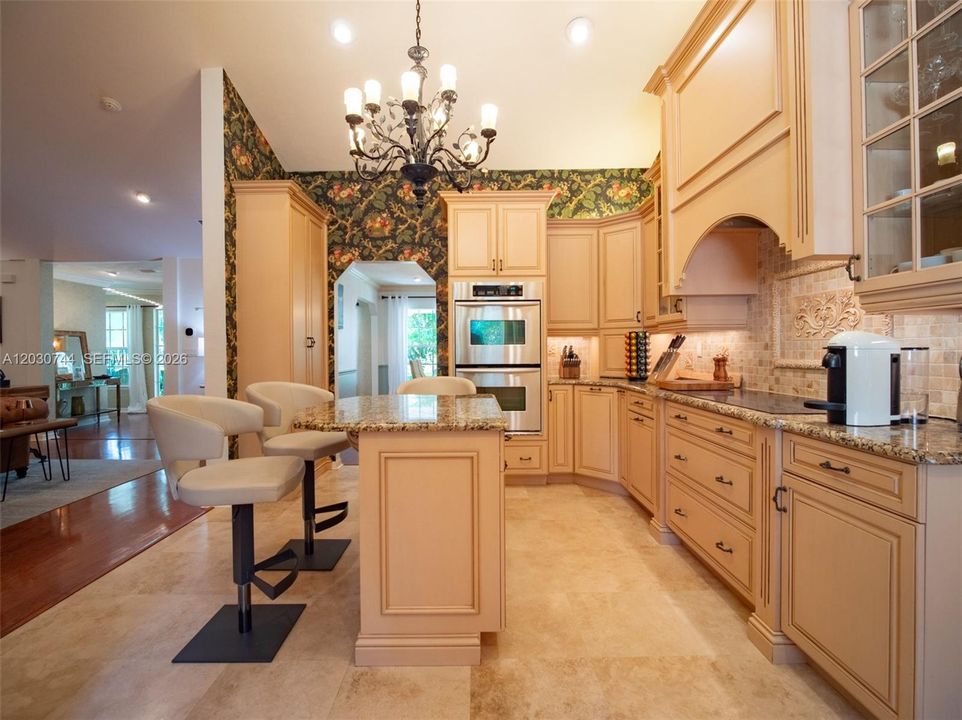 For Sale: $895,000 (3 beds, 2 baths, 3089 Square Feet)