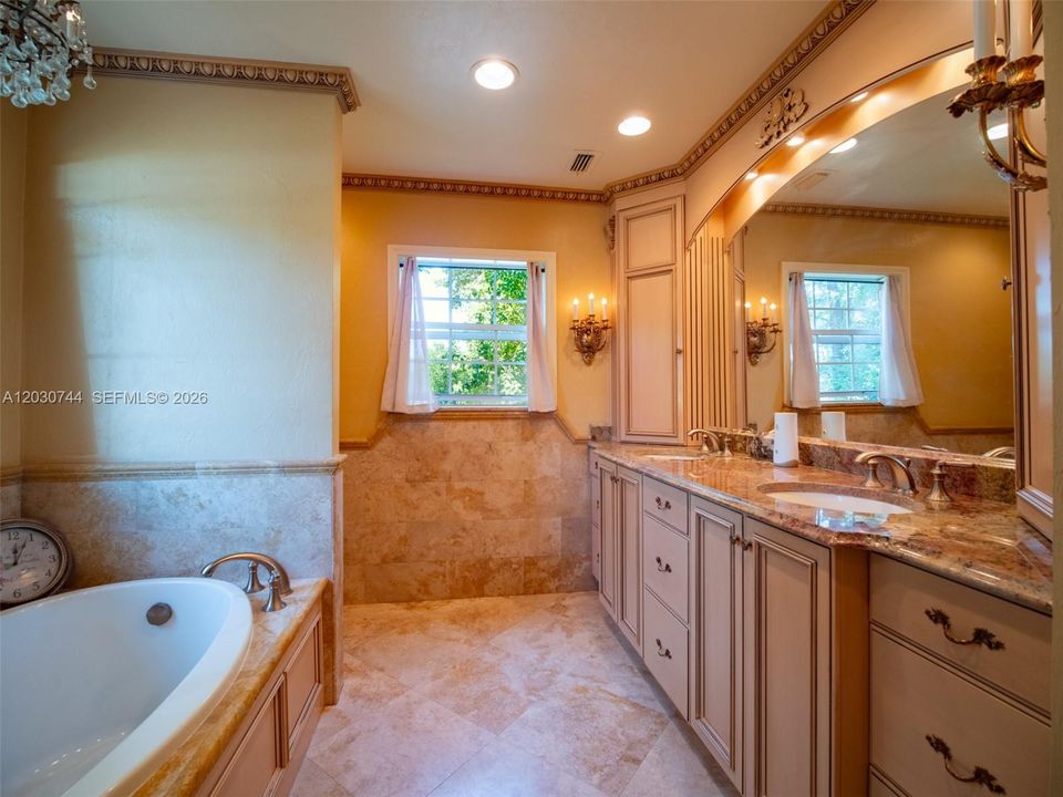 For Sale: $895,000 (3 beds, 2 baths, 3089 Square Feet)