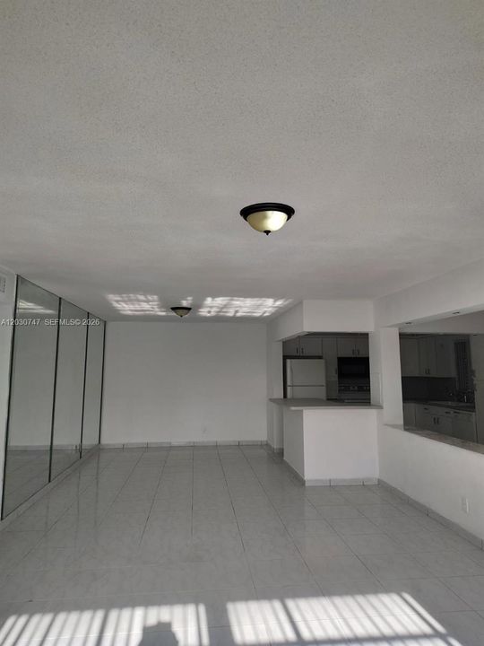 For Sale: $225,000 (2 beds, 2 baths, 1136 Square Feet)