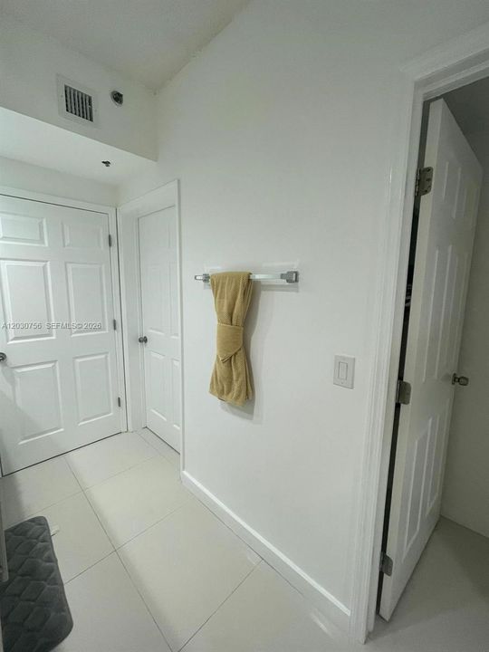 En Venta: $349,000 (1 camas, 1 baños, 893 Pies cuadrados)